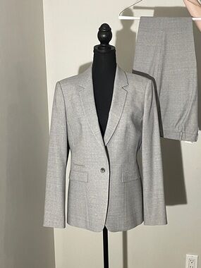 Hugo Boss Light Gray Women's Suit size 8